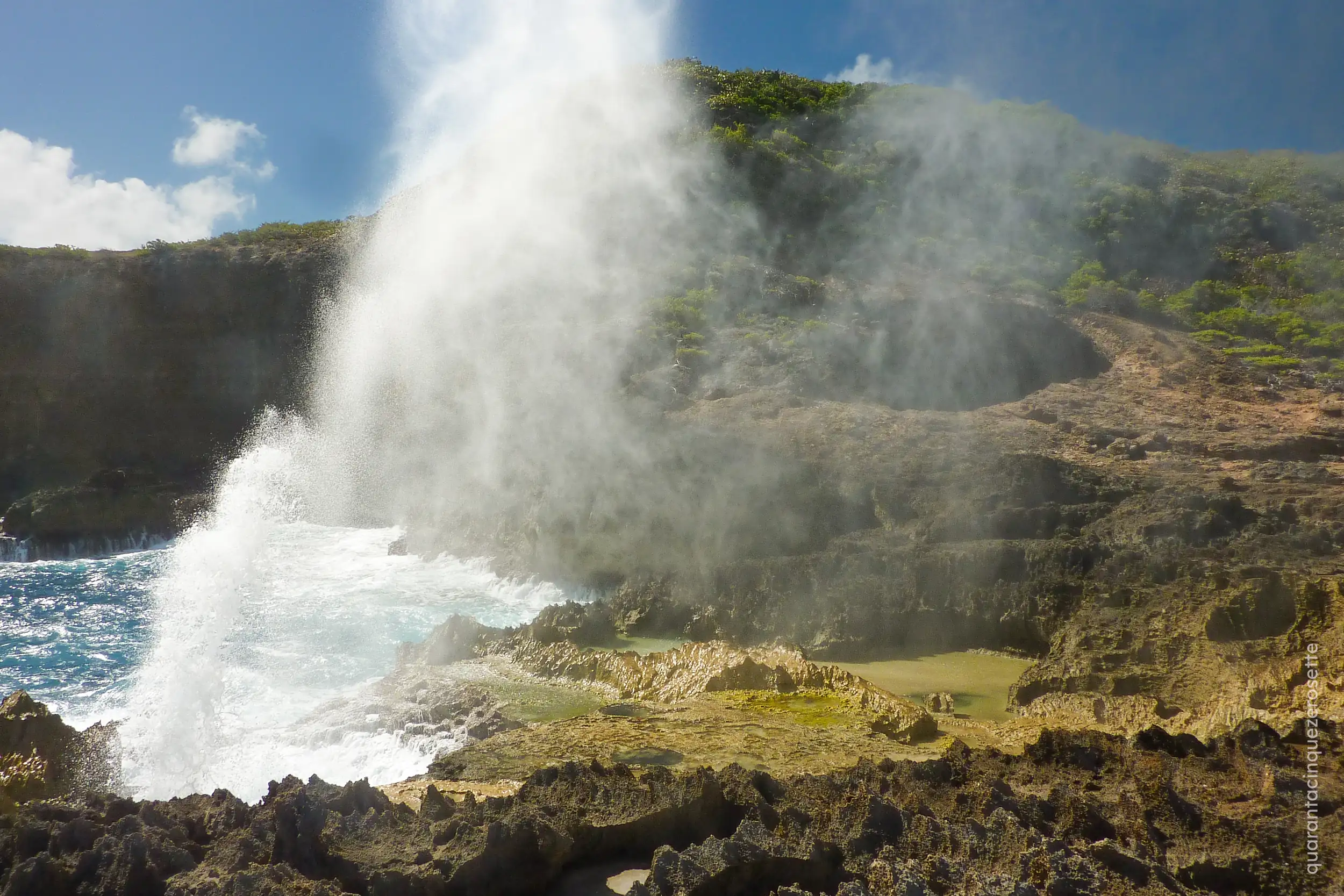 Trou de Souffleur, Grand Terre